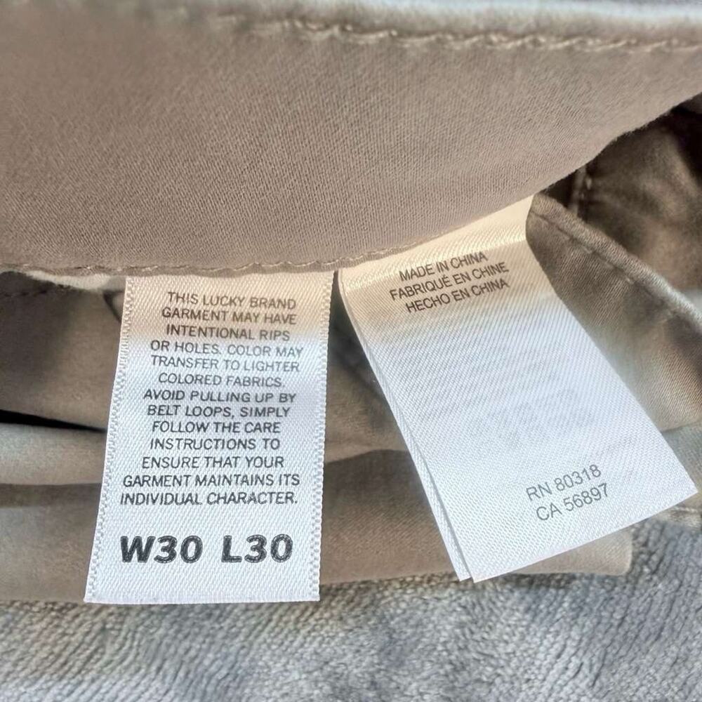 Lucky Brand 411 Athletic Taper Stretch Mens Khaki Silver Gray Chino Pants 30x30 - Picture 14 of 15